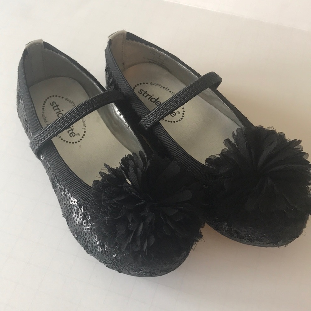 Stride Rite 8.5 black sequined dress shoes